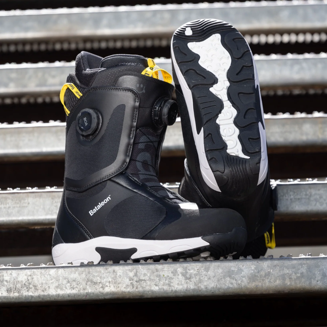 Rave Black Snowboard Boots